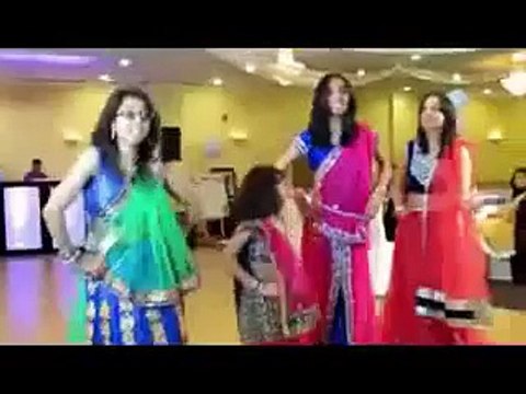 Sweet Desi Girls Mehndi Night Awesome Dance