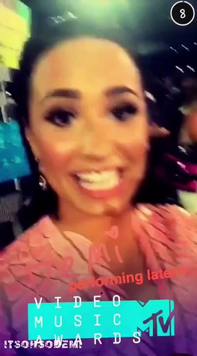 Demi Lovato on MTV's VMA live snap chat