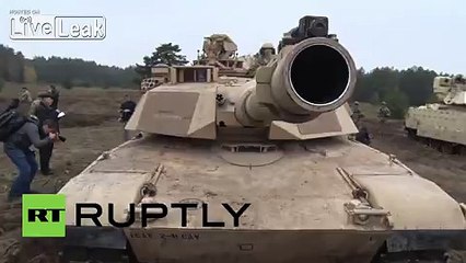 Скачать видео: Latvia: See M1A2 Abrams TANKS in US Army combat demo