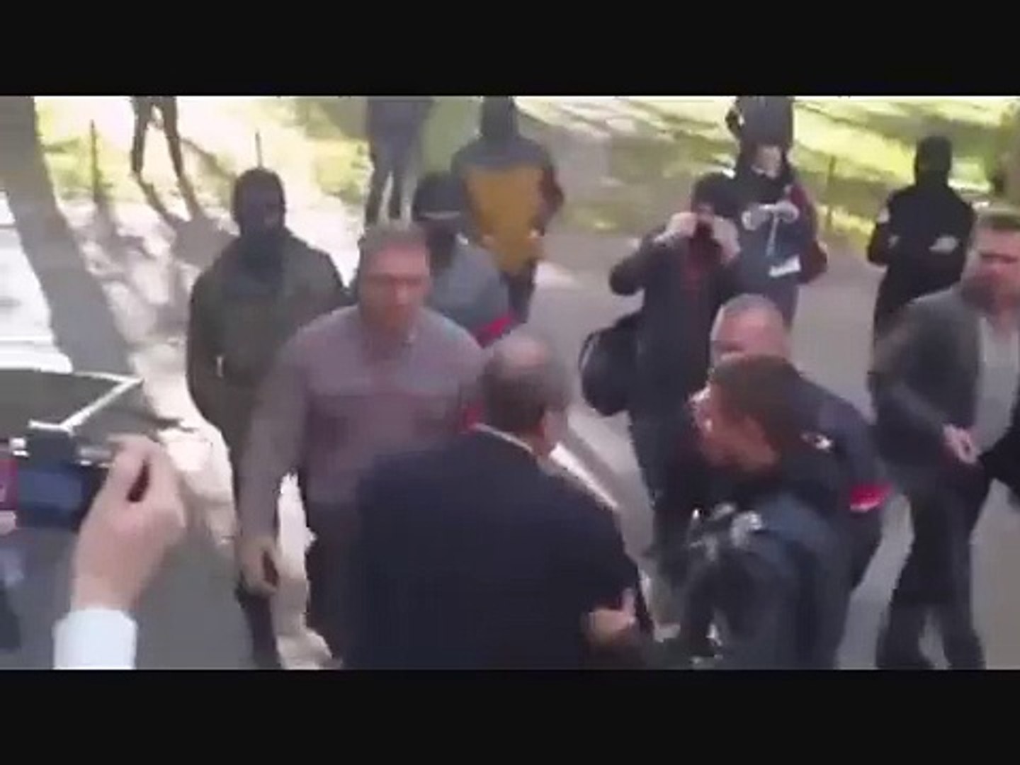 Ukraine War. Regular Deputatik thrown in garbage | Ukraine News (7.10.2014)