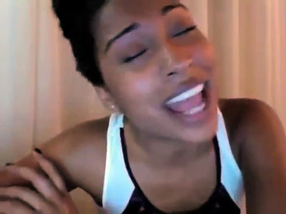 Amy Winehouse "Wake Up Alone" Cover- Melanie Fiona