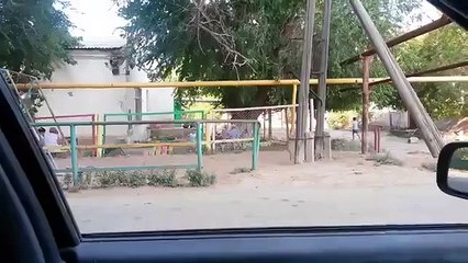 Rave Party par des Gamins du Jardin d'Enfants