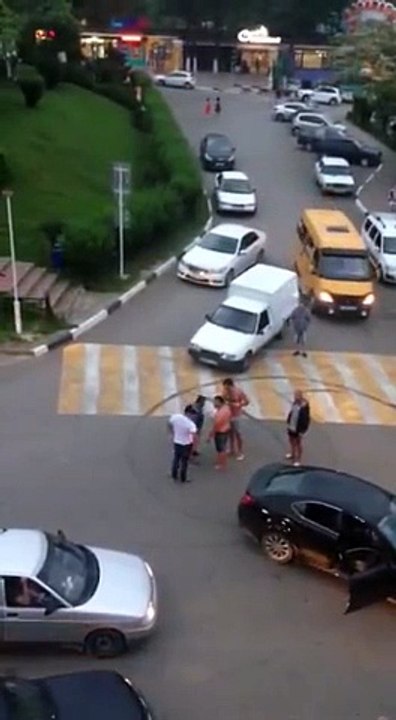 So crazy road rage and fight after drifting FAIL and crash