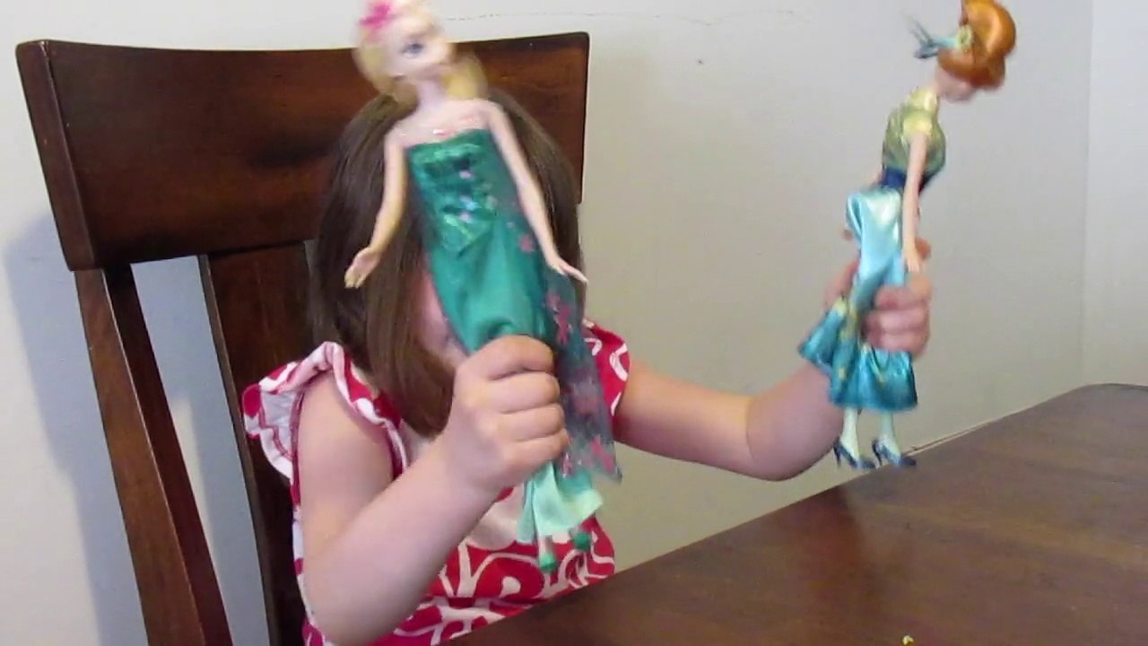 Disney Frozen Fever Elsa and Anna Dolls Toy Unboxing and Review: Part 2