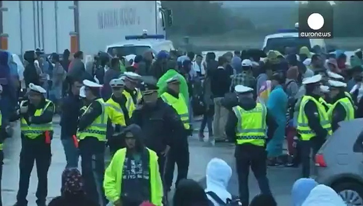 Destination Germany as thousands of migrants reach Austria from Hungary