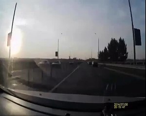 L'incidente in moto più incredibile