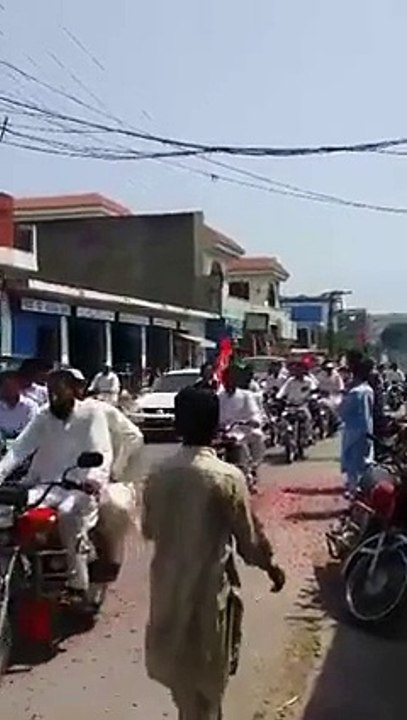 A warm welcome of Ch Majeed by Dadyali man