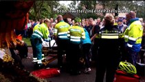 Vrouw glijdt uit bij bloemencorso en breekt enkel onder praalwagen - RTV Noord