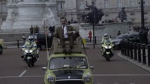 Mr Bean celebrated 25yo Birthday on the roof of Mini Cooper in the streets of London