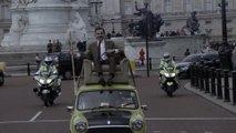 Mr Bean se rend à Buckingham Palace pour feter les 25 de la série - Rowan Atkinson
