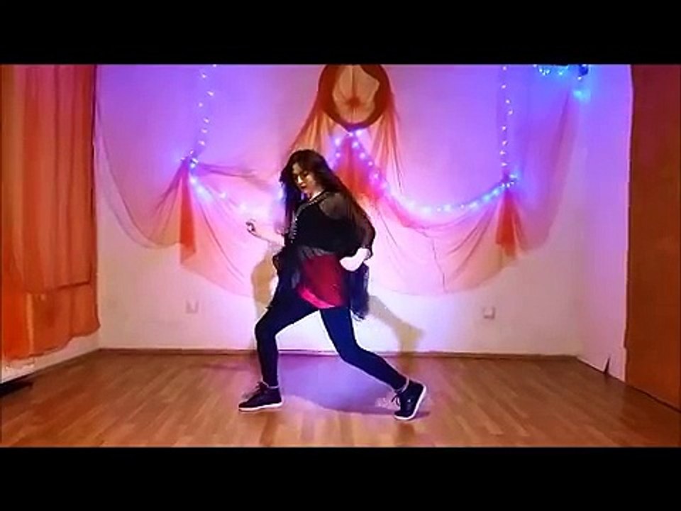 Dance on Chittiyaan Kalayan by a very beautiful girl - video song