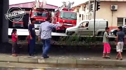 Trabzon'da çete liderinin olay görüntüleri, suriyeli çocukları tekme tokat dövdü..