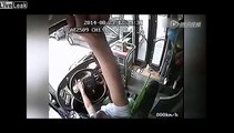 Chinese road rage [subtitled poorly] Female Bus Driver vs Man