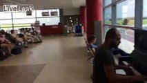 Arab Guy Shows Some Piano Skills at Prague Airport