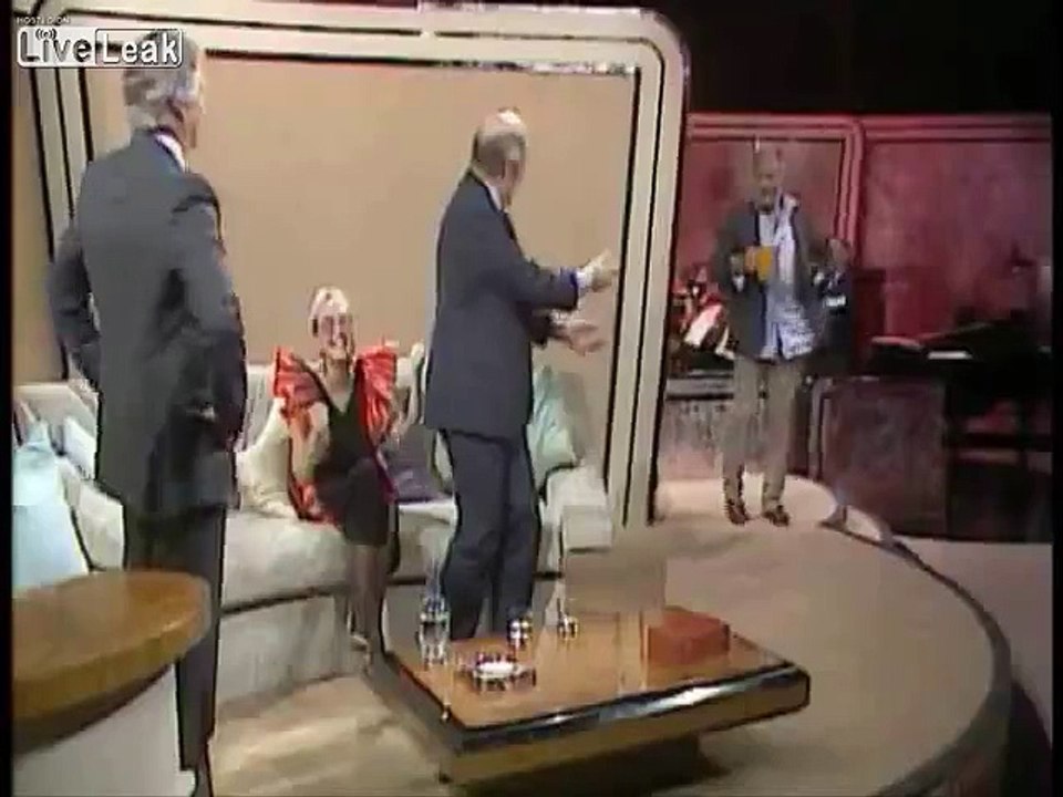 Oliver Reed Drunk on Talk-Shows