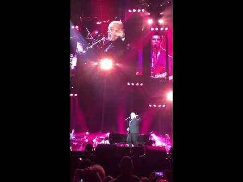 Billy Joel Uptown Girl Wrigley Field w/ Guest Amy Schumer 8/27/15