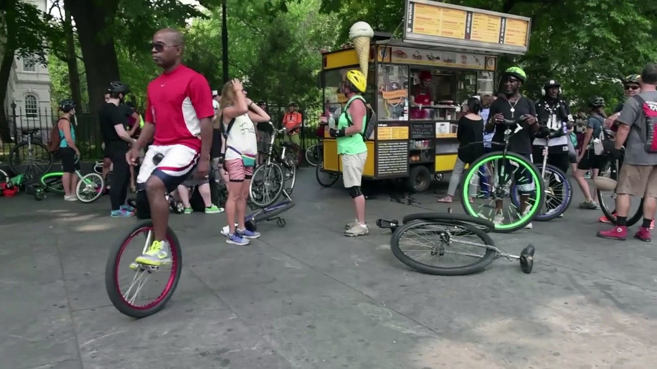 Nueva York anda en monociclo