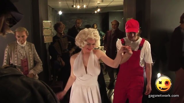 Bal mumu kızın müthiş şakası -)