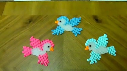 como hacer pajarito volando con hama beads