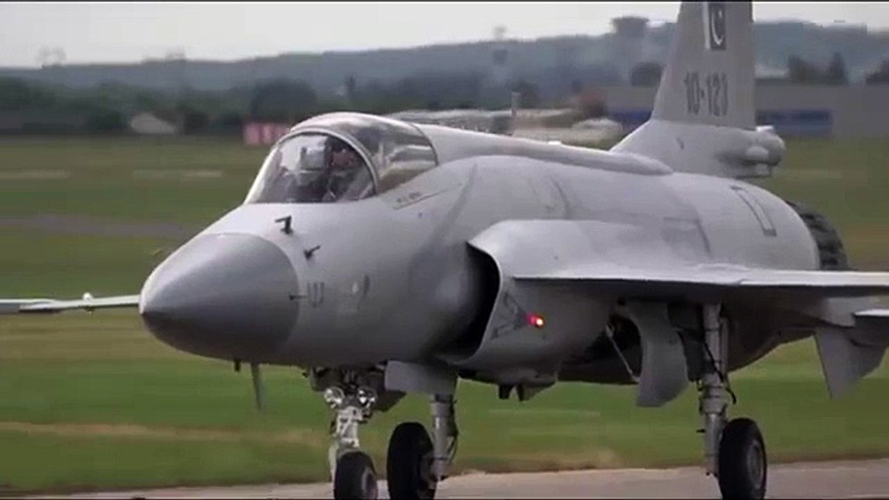 Vertical take off  JF 17 Thunder Paris Air Show Sqn Ldr Zeeshan
