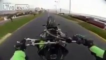 Biker escapes from police - Chile