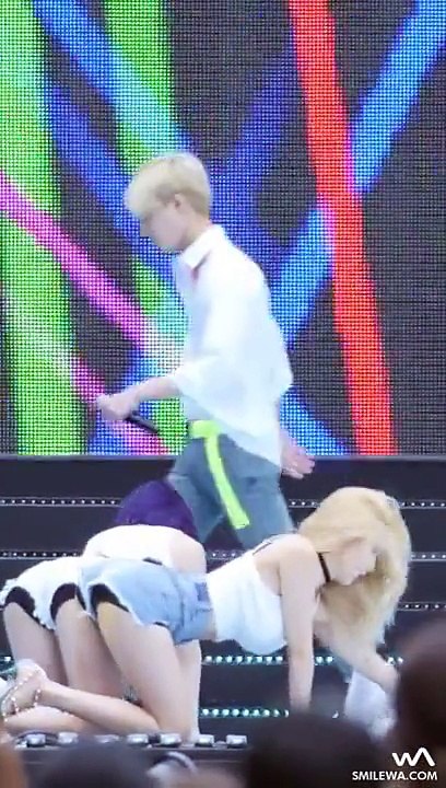Kpop dance sexiest - Fancam | 150827 현아(HYUNA) - 잘나가서 그래 (Roll Deep) @대전 �