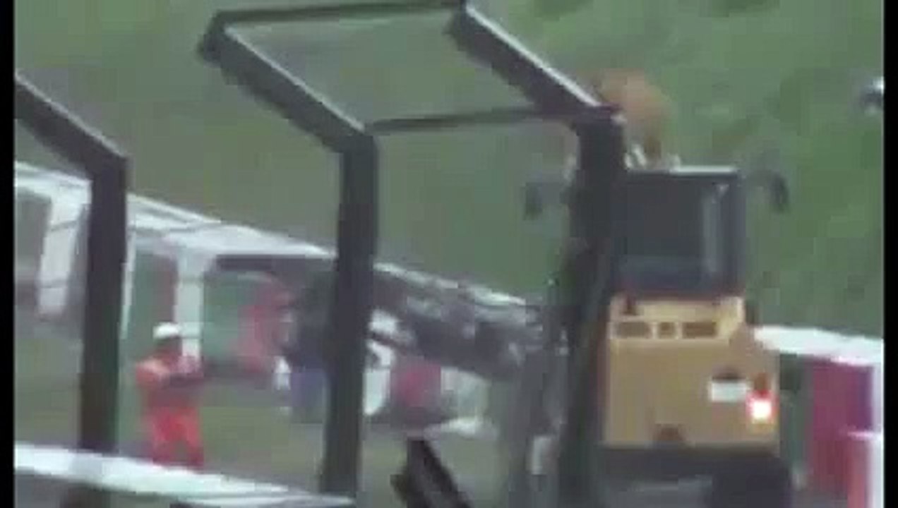2014 F1 - (Actual Crash Footage)Jules Bianchi Crash - Suzuka,Japan Gran Prix