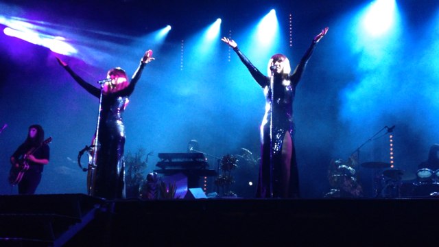 Concert pyrotechnique des Brigitte au festival Face & Si