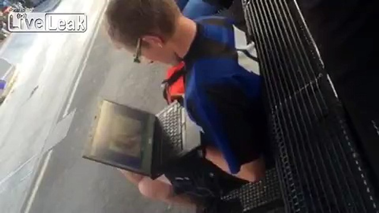 Is this Boy Jerking in Public ? - video Dailymotion