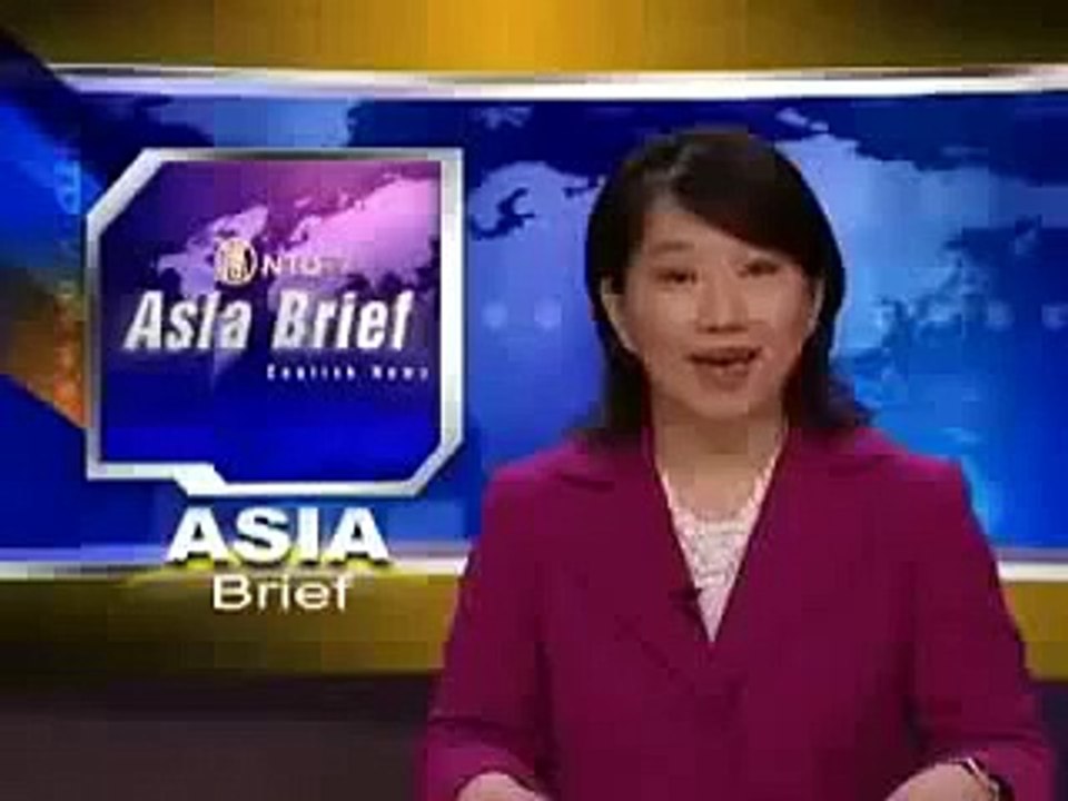 Elephants throw roasted soybeans  Best Wild Animal Videos