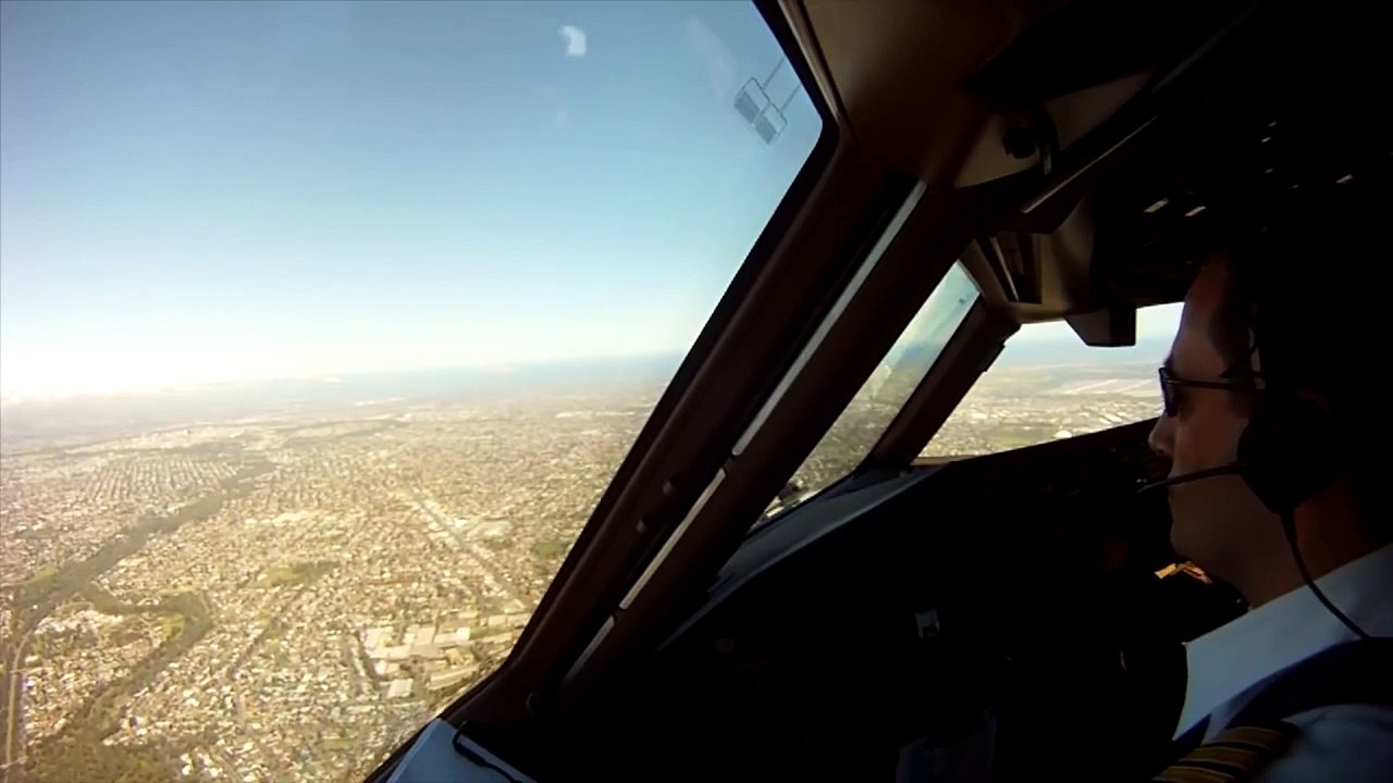 Emirates Boeing B777 Landing & Take Off | Adelaide (ADL) | Cockpit & Helicopter View | Planespotting