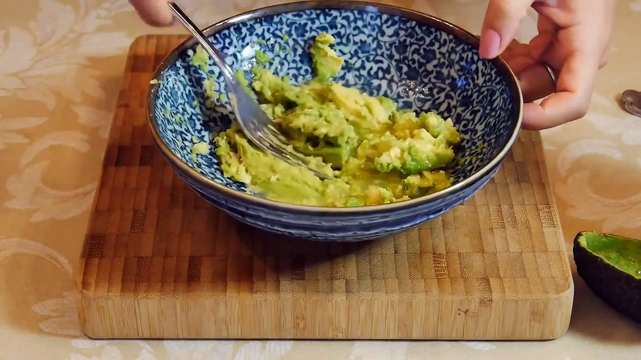 Eng Sub牛油果鸡蛋三明治 Avocado and Egg Sandwich Recipe