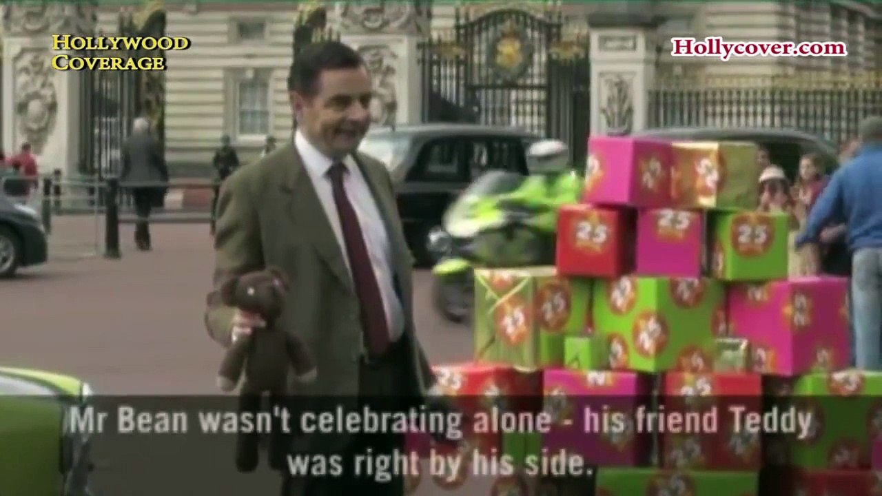 Mr Bean celebrates 25th Anniversary at Buckingham Palace