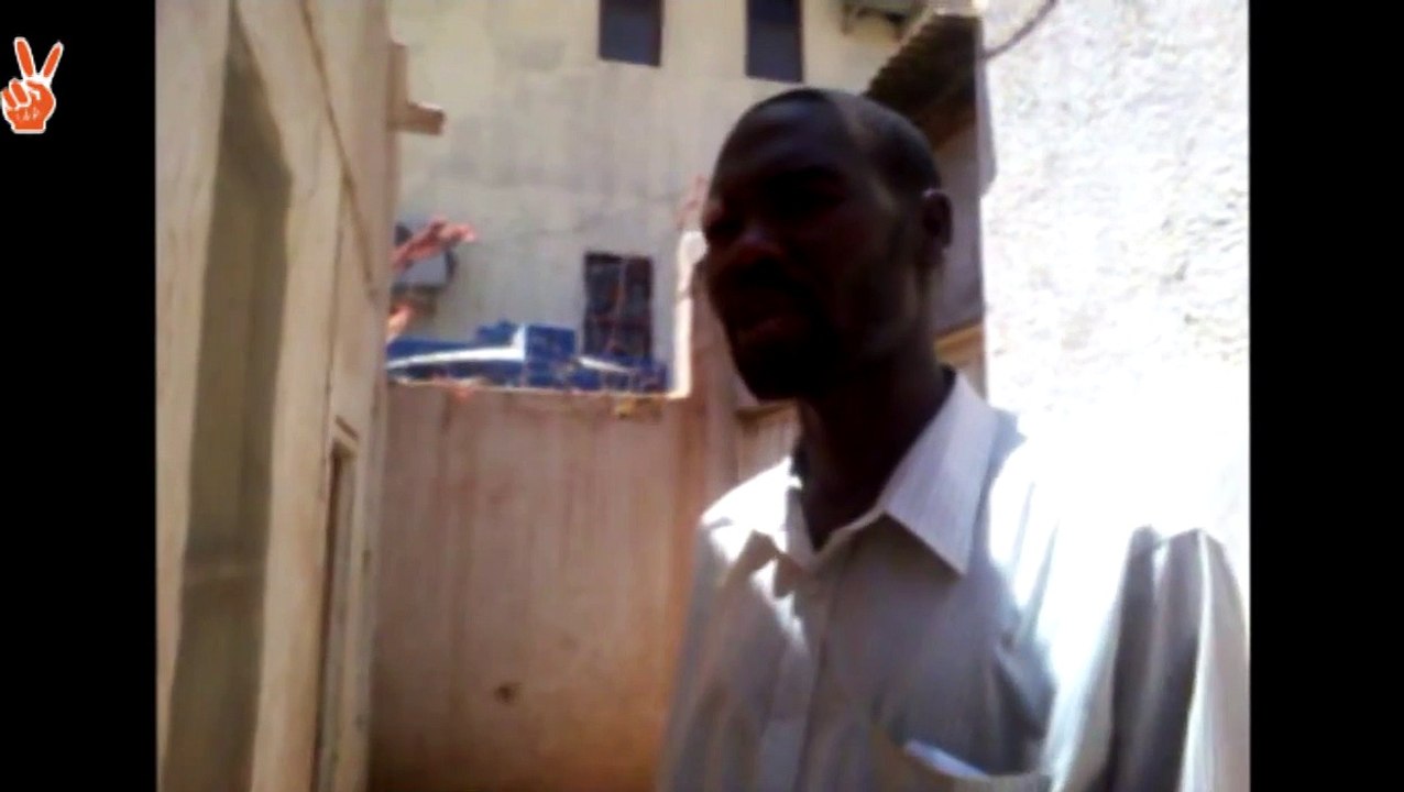 الطالب محمد زين من جامعة الخرطوم بحكي عن طرد الطلاب من الداخلية اليوم - 15-05-14