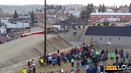 LKW springt über 30 m weit