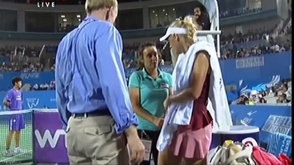 Wozniacki having hamstrings treatment during match with Bouchard