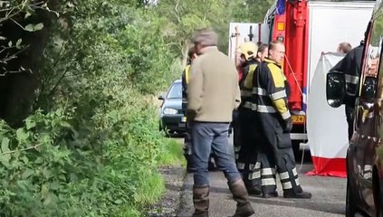 Beelden: Bromfietser overleden bij ongeluk in Doezum - RTV Noord