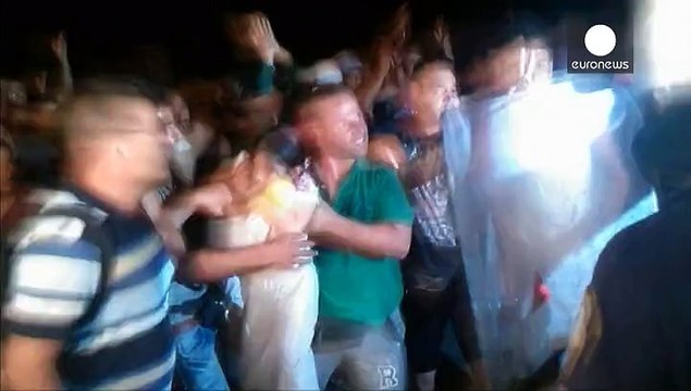 UN demands evacuation of thousands of refugees from Lesbos