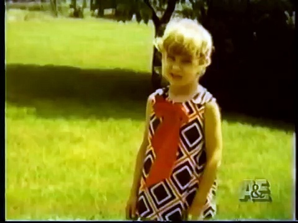 Jeffrey MacDonald "Kills" One Of His "Assailants"
