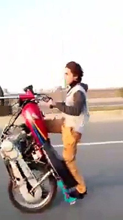 karachi rider