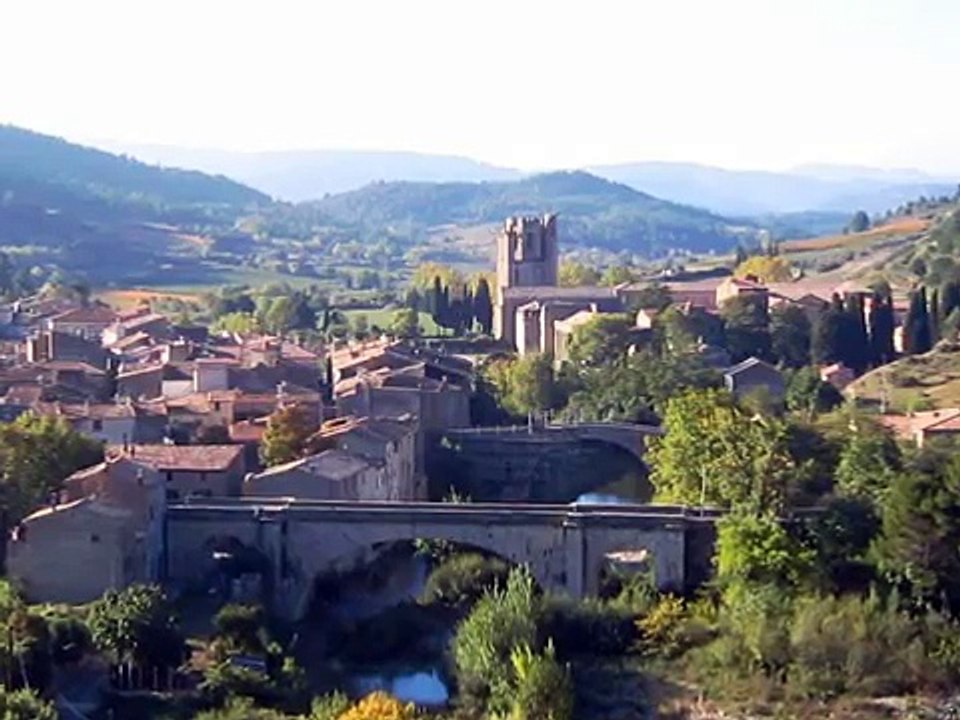 Le Pays Cathare: Lagrasse, un des plus beaux villages de France