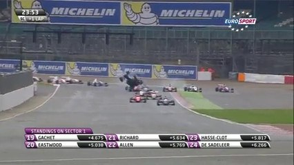 L'Autrichien Ferdinand Habsburg s'envole lors des World Series by Renault