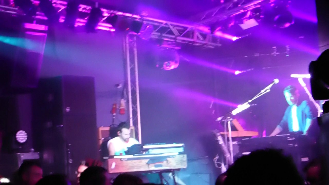 FOALS-LATE NIGHT@DEN ATELIER 05 09 2015