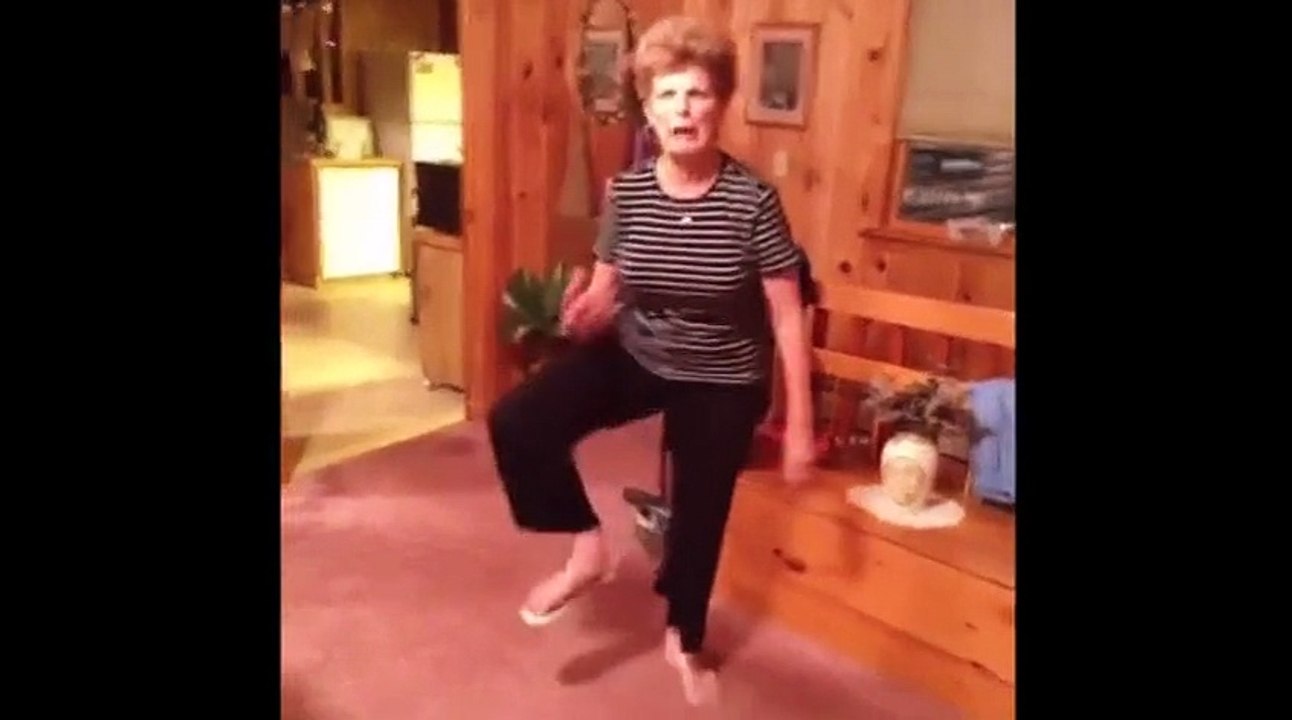 Сборник приколов 2015.  Лучшие приколы № 107. Горячие Танцы Попой.  Funny Twerk Fails.
