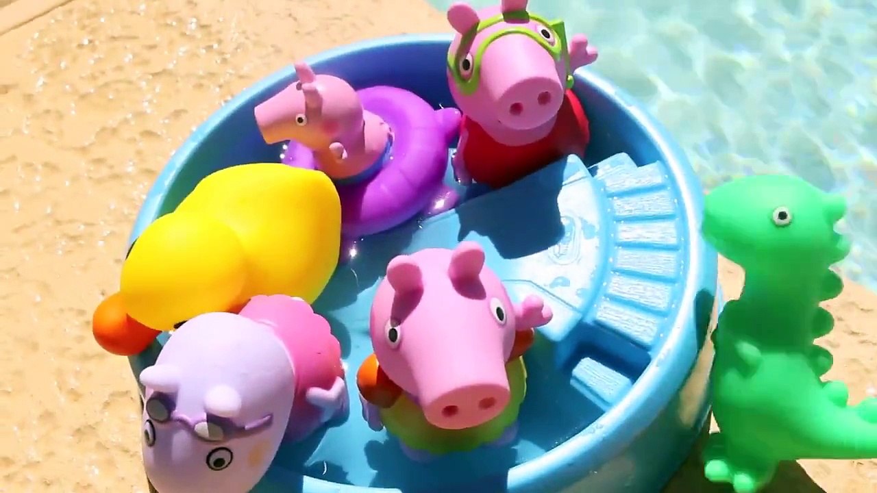 Peppa Pig Bath Squirters Pool Party with George, Dinosaur and Suzy Sheep DisneyCarToys