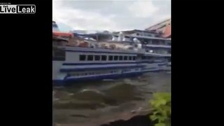 Drunken Captain slams a million dollar Yacht into a Cruise ship in the Moscow Canal