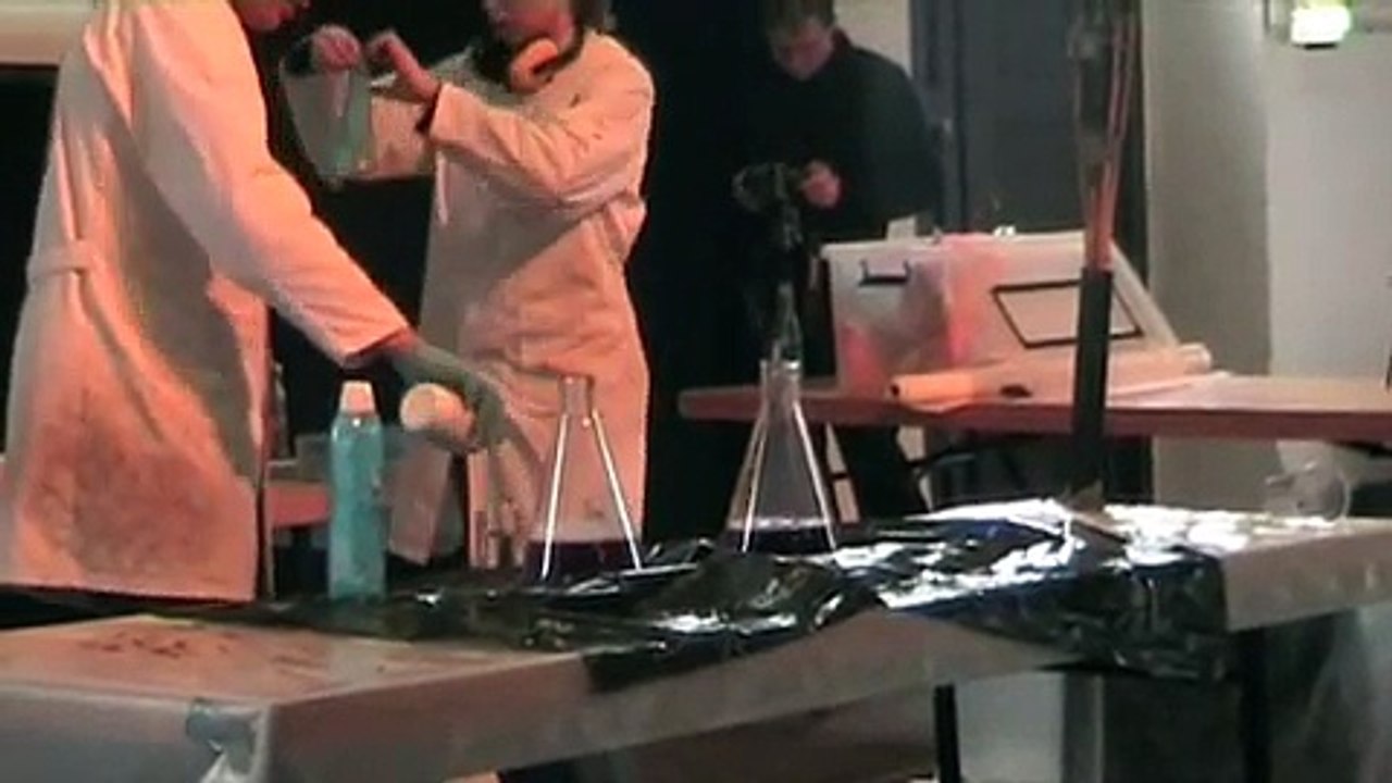 Skumforsøg med kaliumpermanganat