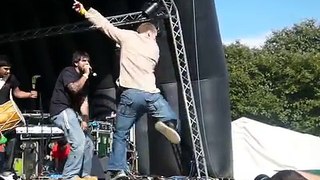 White guy dances to Indian songs on stage!