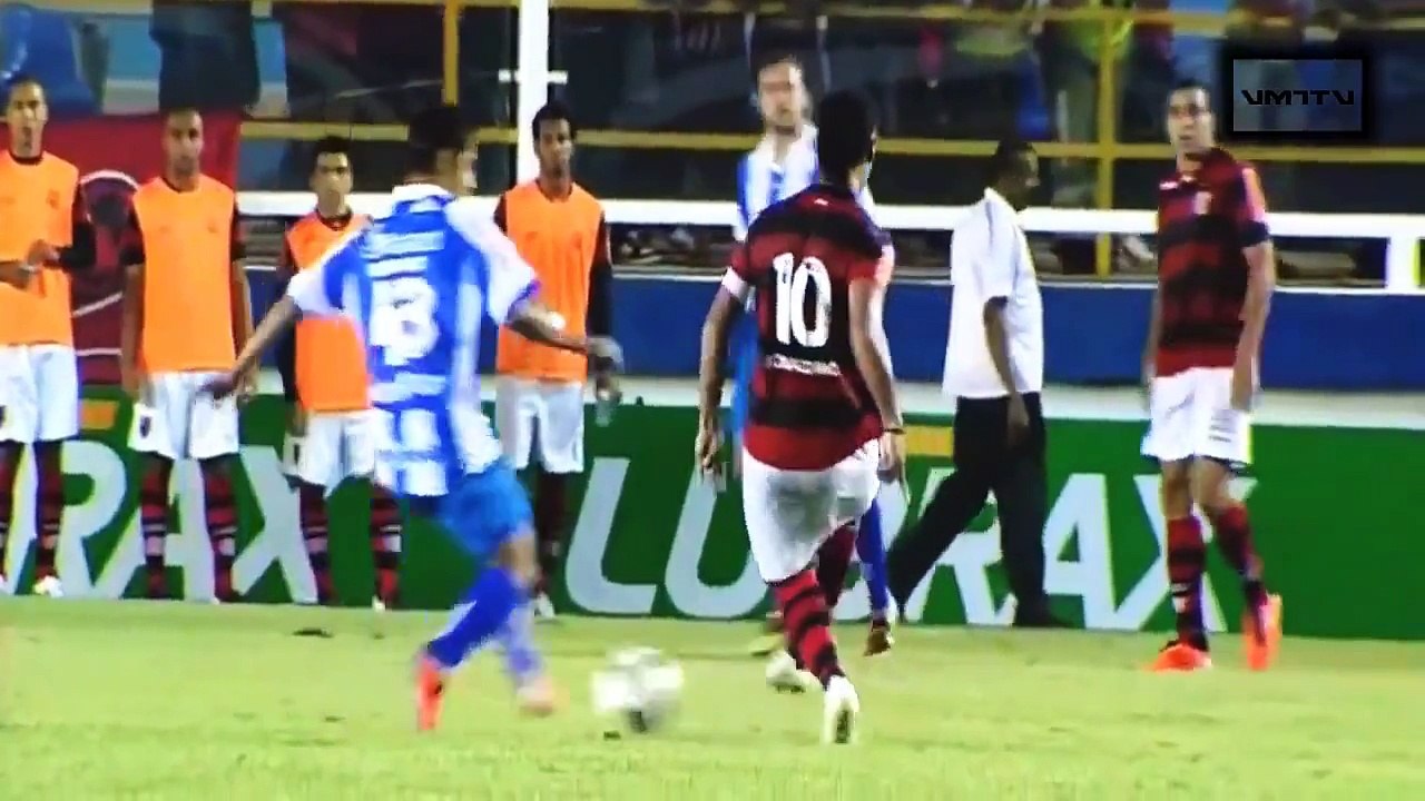 Ronaldinho ★ MAGIC Skills ★ HD