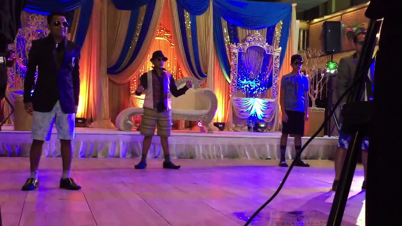 Funny Indian dance at wedding